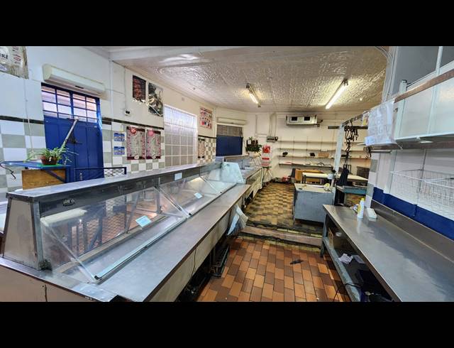 485M² BUILDING FOR SALE IN NEWCLARE